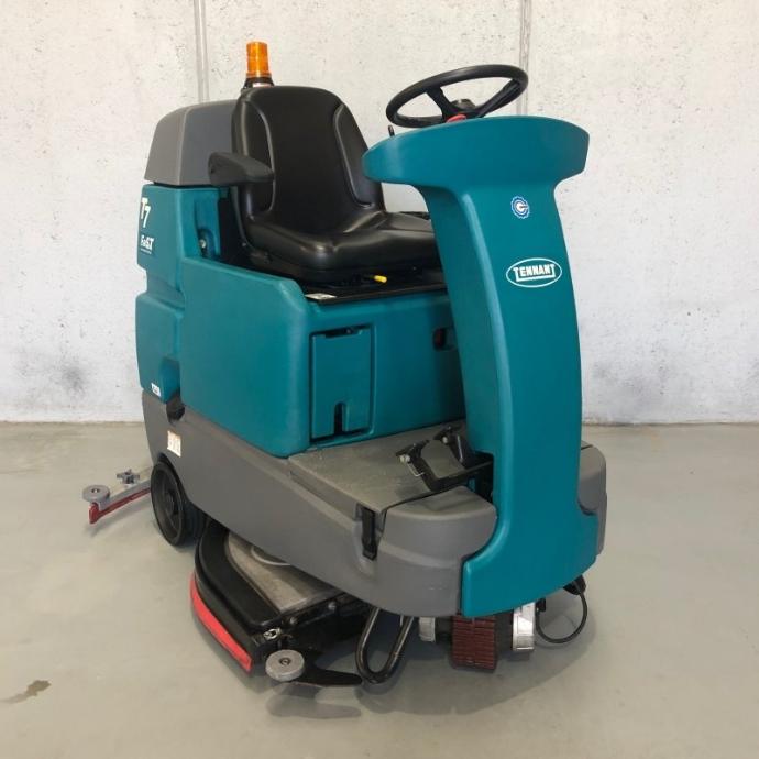 Used Tennant T7 Ride-On Scrubber