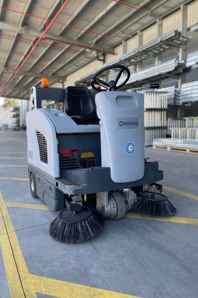 Nilfisk SW4000 Compact Sweeper