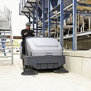 SR1601 Industrial Ride-On Sweeper-with-driver